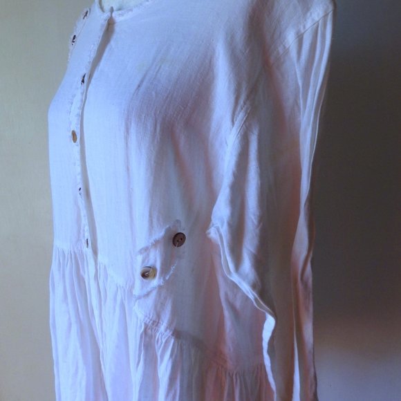 Boho BEDIL Top/ White Linen/ Loose and Flouncy/Size Medium - Picture 4 of 7